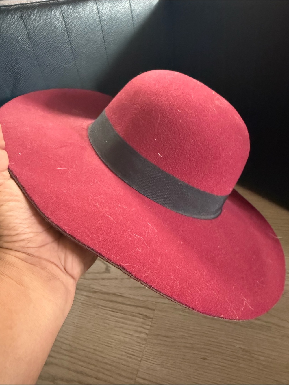 Women's Wide-Brim Felt Fedora - Wine Red with Black Band